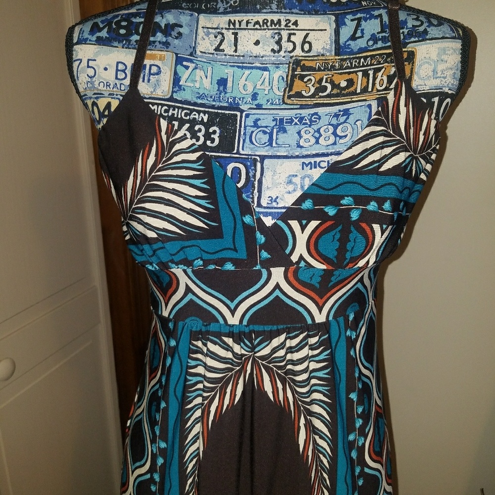 BLUE, BROWN, & WHITE GORGEOUS TRIBAL PATTERN DRESS! - Picture 3 of 8
